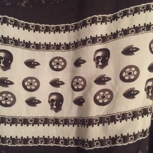 T•V•K Skull Shorts jumper size small